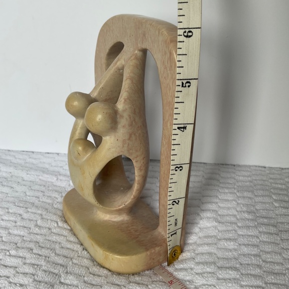 Soapstone Carving Handmade African Art Family Sculpture - Parents and Child - Picture 12 of 13